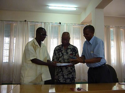 Adedayo demostrating the workings of a free market economy.JPG