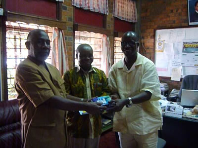 Adedayo demostrating the workings of a free market economy.JPG Adedayo demostrating the workings of a free market economy.JPG